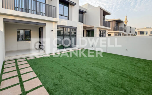End Corner | Bigger Layout | 4 Cheques
