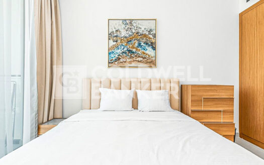 Furnished | Near Mall | Resale