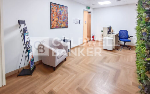 Furnished | Partitions | High Floor
