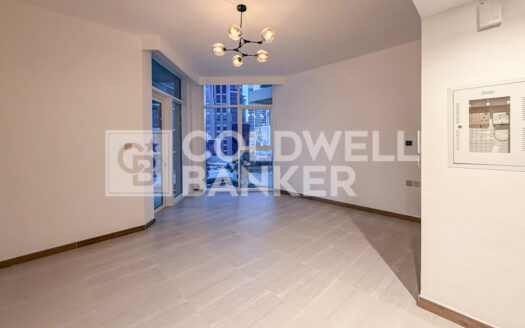 Vacant | Pool view | Modern Unit