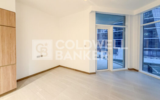 Vacant | Pool view | Modern Unit