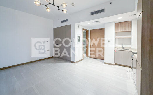 Vacant | Pool view | Modern Unit
